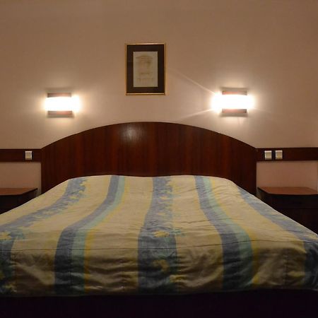 Hotel Mimoza Kumanovo Exteriér fotografie
