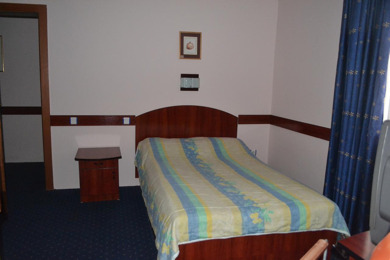 Hotel Mimoza Kumanovo Exteriér fotografie
